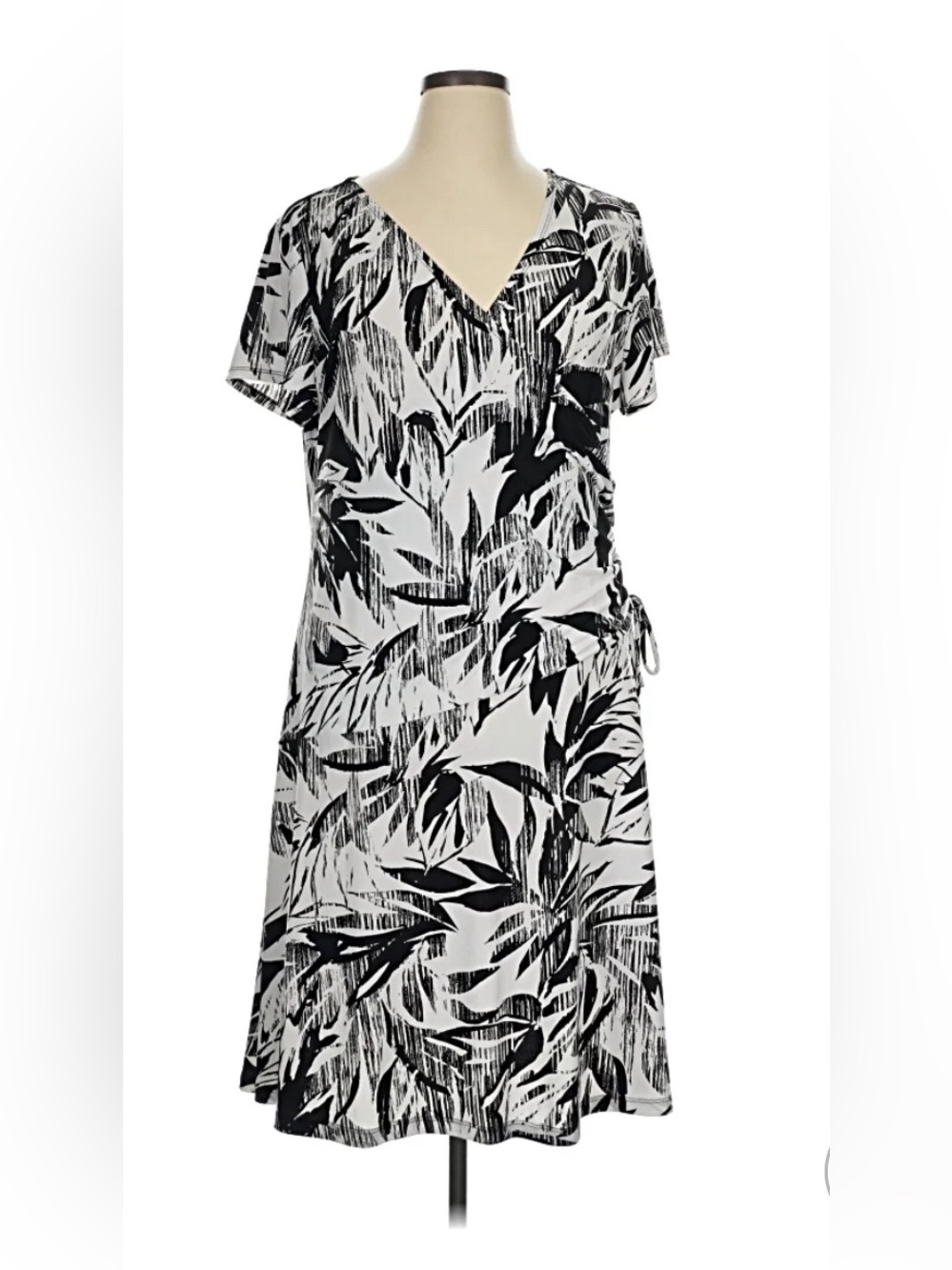 Black & White Tropical Print V-Neck Faux Wrap Dress Size XL